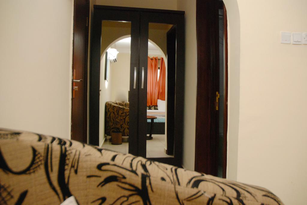 Knightsbridge Hotel Ikeja Exterior photo